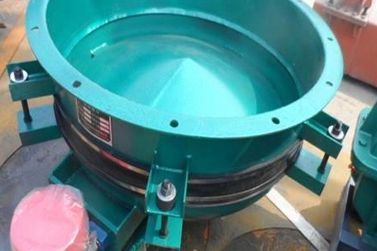 什么是慣性振動(dòng)給料斗，性能特點(diǎn)怎樣